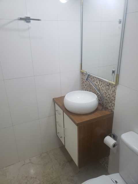 Apartamento para alugar com 2 quartos, 68m² - Foto 12