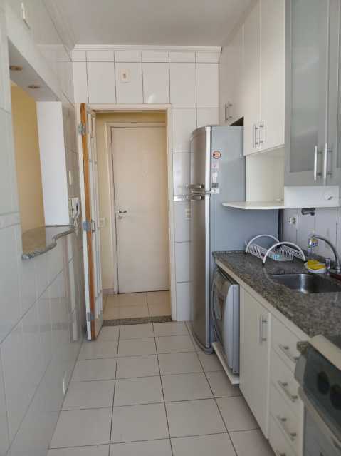 Apartamento para alugar com 2 quartos, 72m² - Foto 7