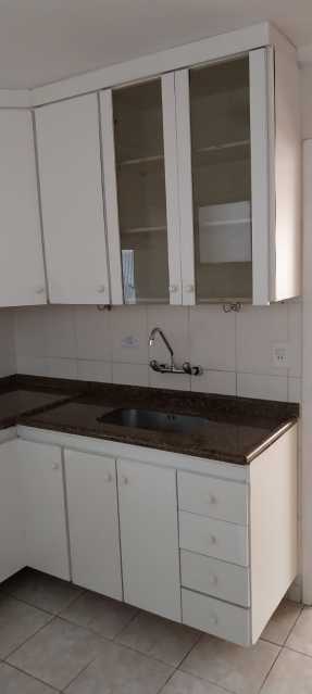 Apartamento para alugar com 3 quartos, 110m² - Foto 2