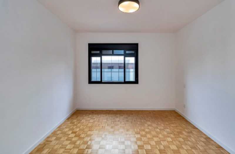 Apartamento à venda com 3 quartos, 220m² - Foto 7