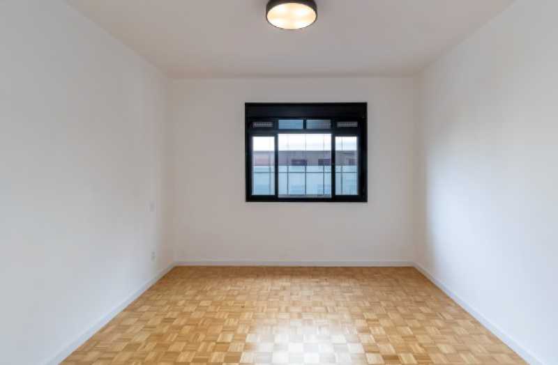 Apartamento à venda com 3 quartos, 220m² - Foto 9