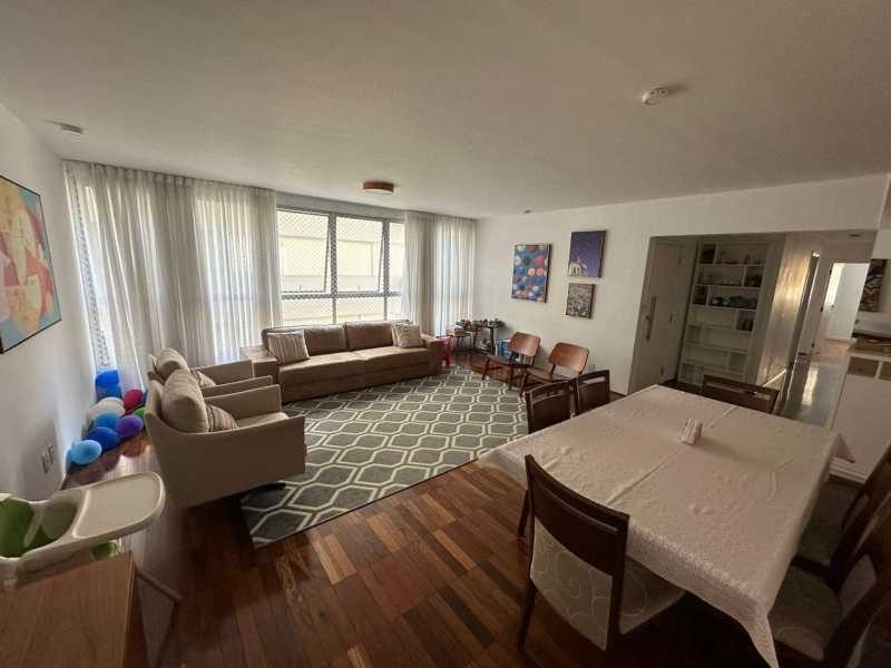 Apartamento à venda com 4 quartos, 147m² - Foto 1