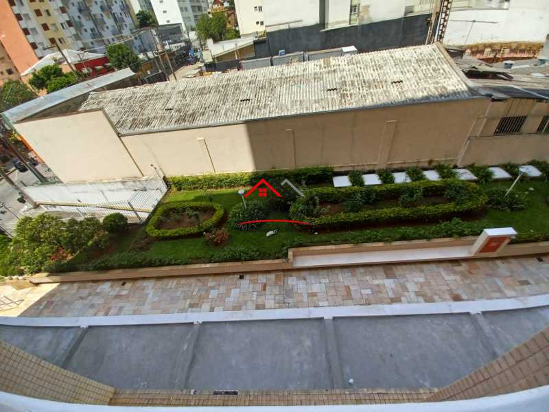 Apartamento à venda com 2 quartos, 40m² - Foto 11