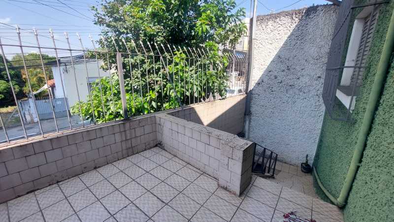 Casa à venda e aluguel com 3 quartos, 120m² - Foto 3