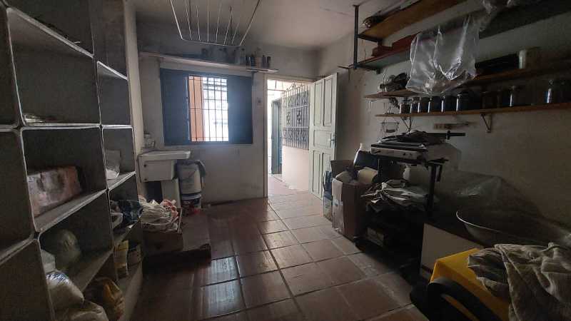 Casa à venda e aluguel com 3 quartos, 120m² - Foto 26