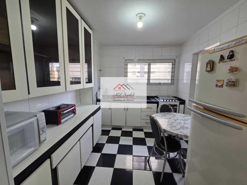 Apartamento à venda com 3 quartos, 74m² - Foto 2
