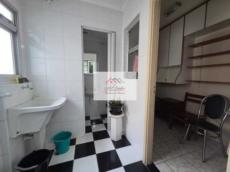 Apartamento à venda com 3 quartos, 74m² - Foto 3