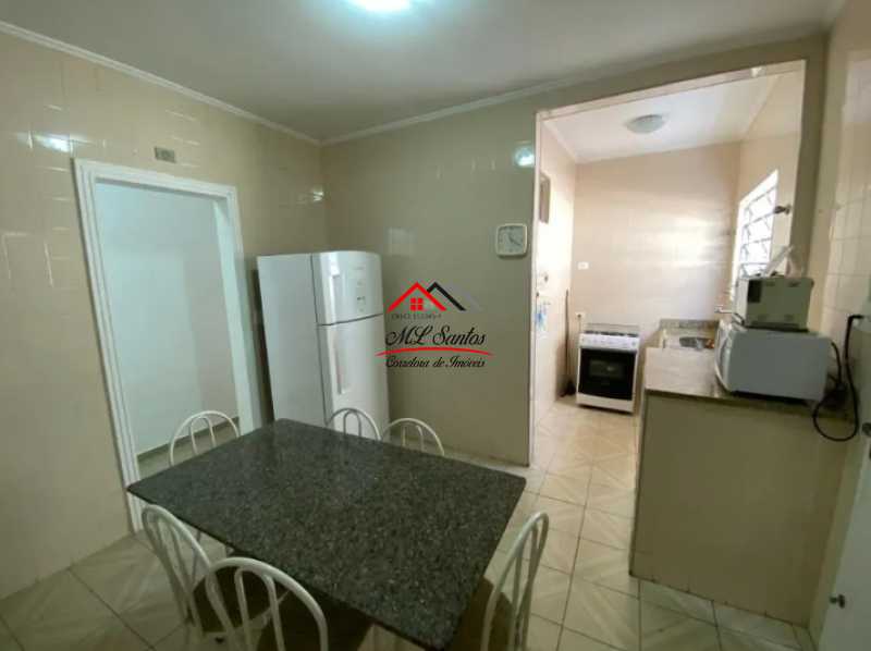 Casa à venda com 3 quartos, 241m² - Foto 4