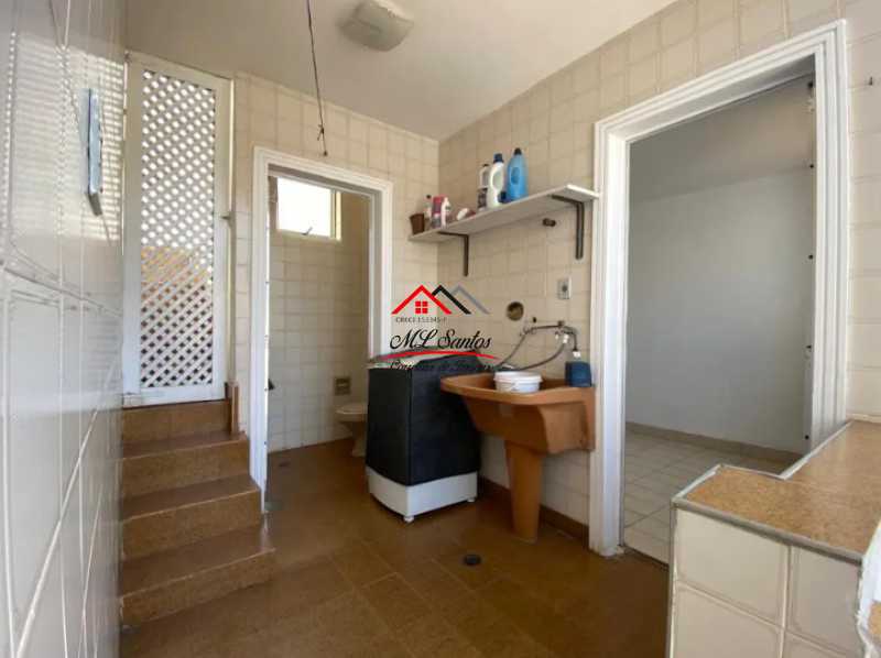 Casa à venda com 3 quartos, 241m² - Foto 14