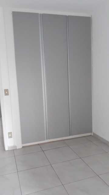 Apartamento para alugar com 3 quartos, 157m² - Foto 2