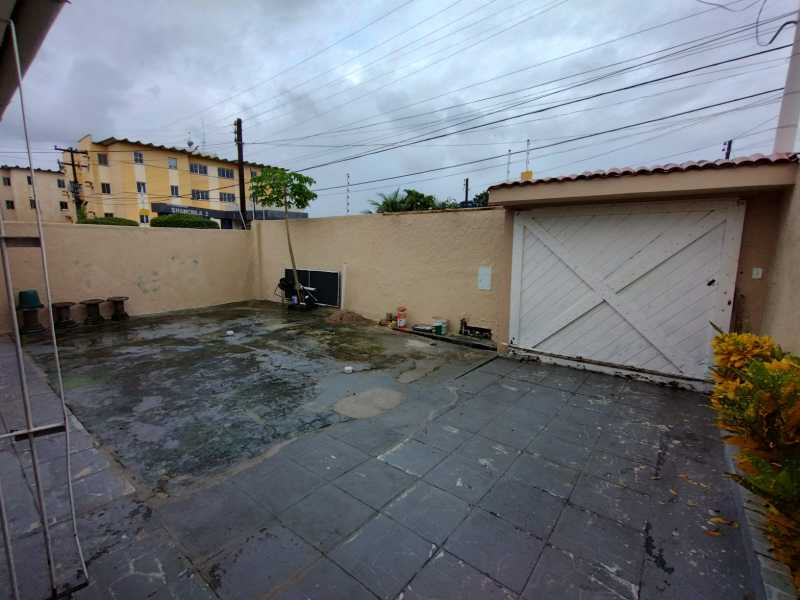 Casa à venda com 5 quartos, 180m² - Foto 4