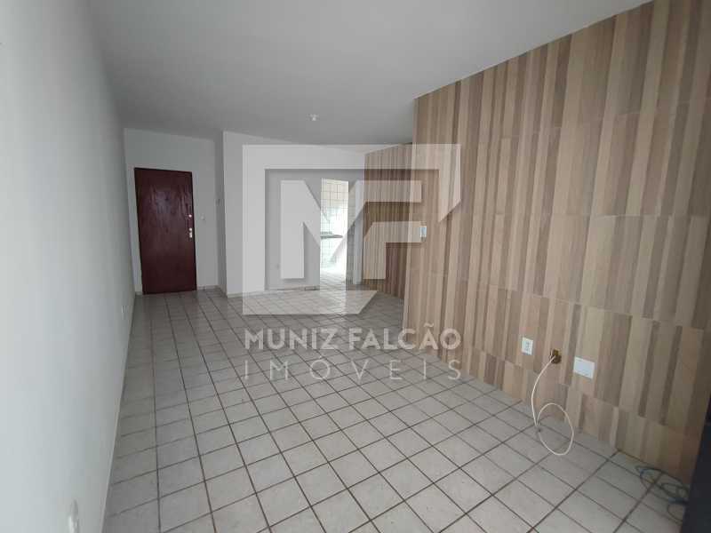 Apartamento à venda com 3 quartos, 90m² - Foto 1