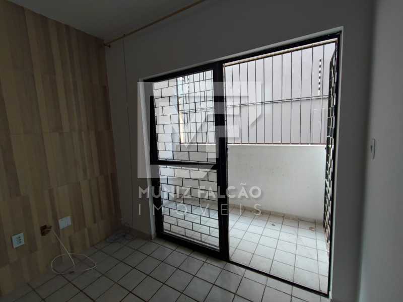 Apartamento à venda com 3 quartos, 90m² - Foto 4