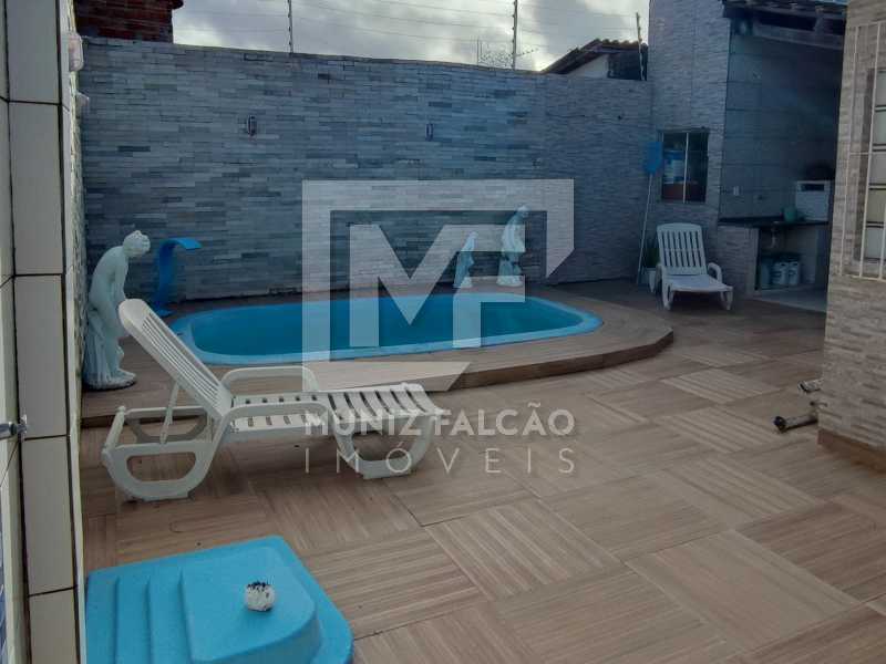 Casa à venda com 4 quartos, 360m² - Foto 2