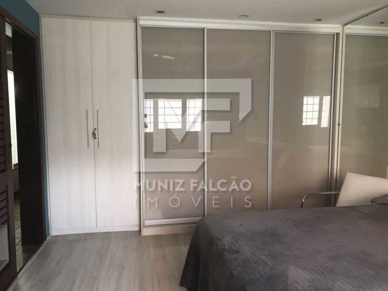 Casa à venda com 3 quartos, 289m² - Foto 16