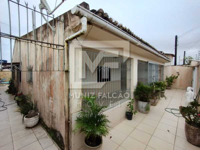 Casa à venda com 3 quartos, 196m² - Foto 4