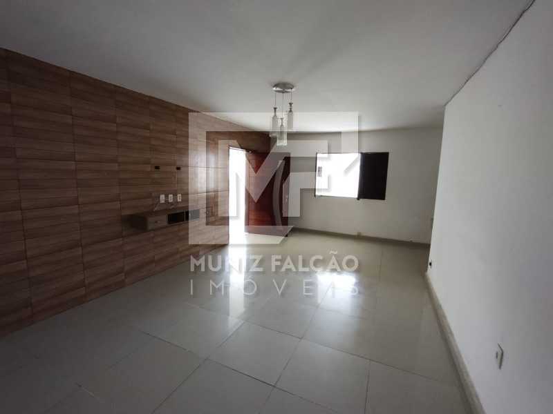 Casa à venda com 3 quartos, 196m² - Foto 11