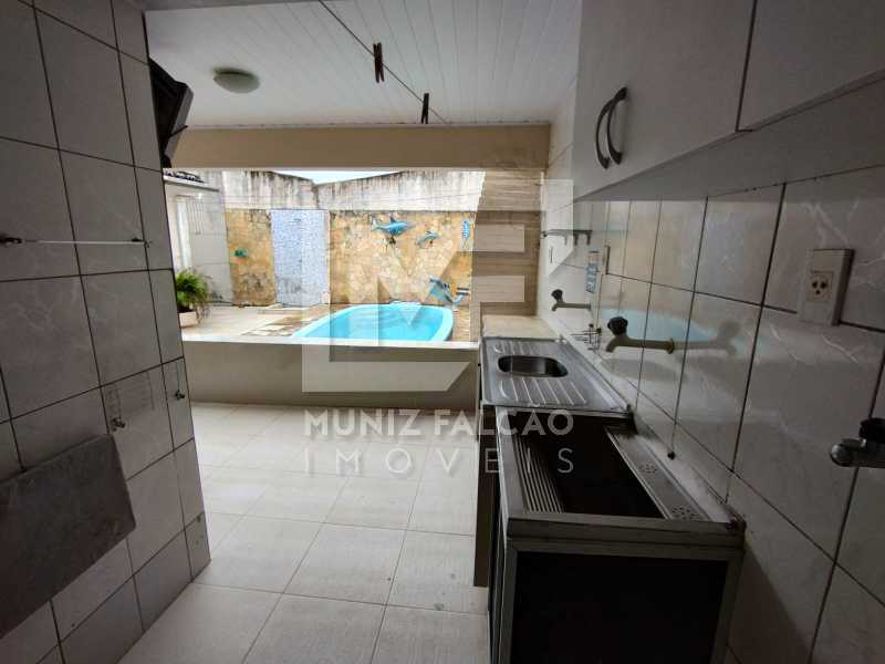 Casa à venda com 3 quartos, 196m² - Foto 25