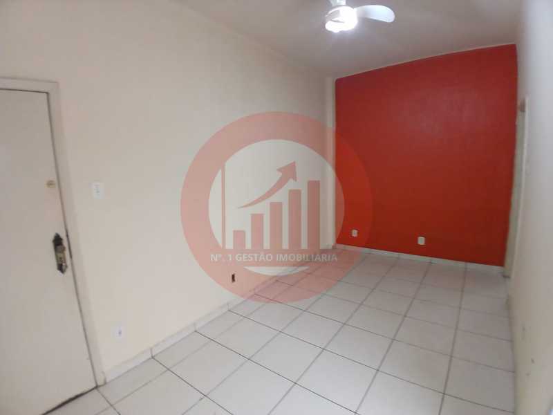 Apartamento para alugar com 3 quartos, 75m² - Foto 2
