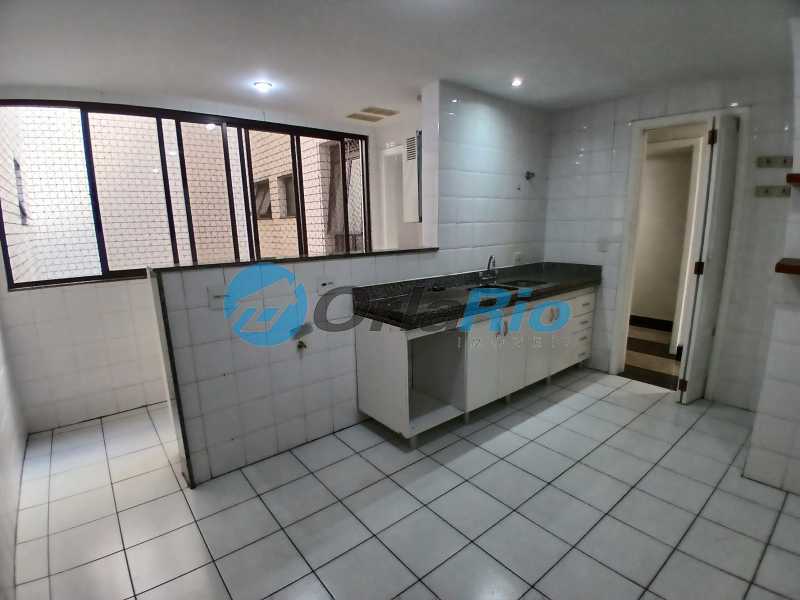 Apartamento para alugar com 3 quartos, 190m² - Foto 11