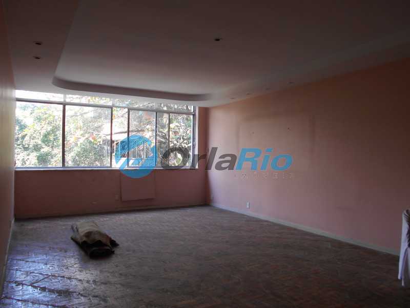 Apartamento à venda com 3 quartos, 150m² - Foto 2