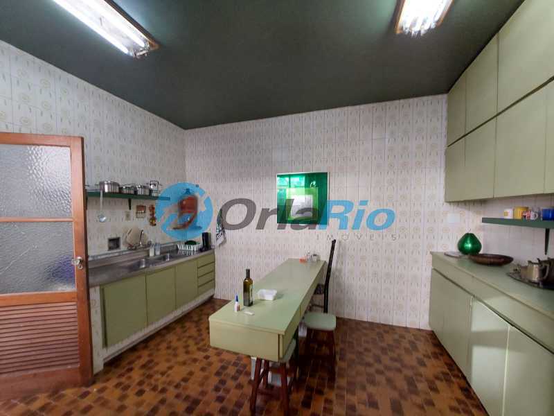 Apartamento à venda com 3 quartos, 200m² - Foto 23