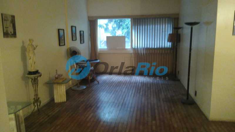 Apartamento à venda com 3 quartos, 156m² - Foto 2