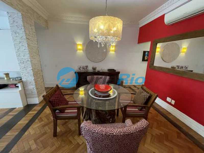 Apartamento à venda com 3 quartos, 134m² - Foto 2