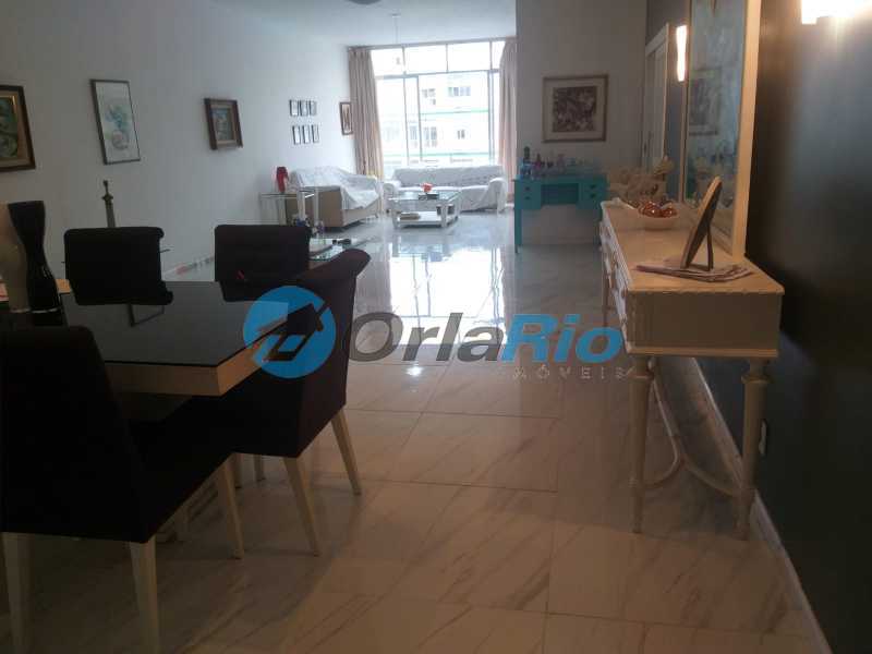 Apartamento à venda com 4 quartos, 202m² - Foto 1