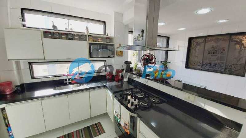 Apartamento à venda com 3 quartos, 272m² - Foto 24