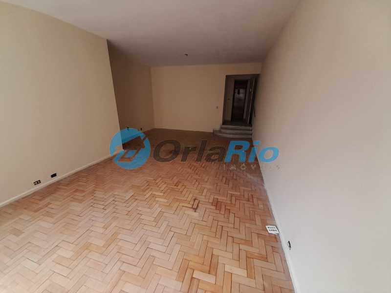 Apartamento à venda com 3 quartos, 133m² - Foto 2