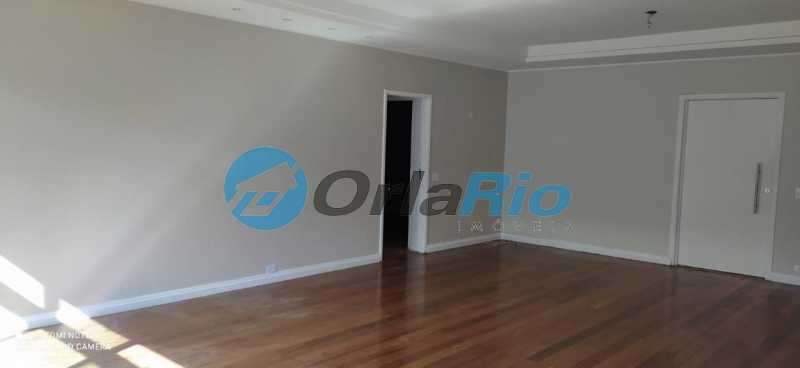 Apartamento à venda com 4 quartos, 209m² - Foto 1