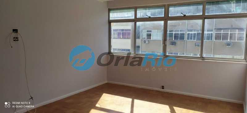 Apartamento à venda com 4 quartos, 209m² - Foto 3