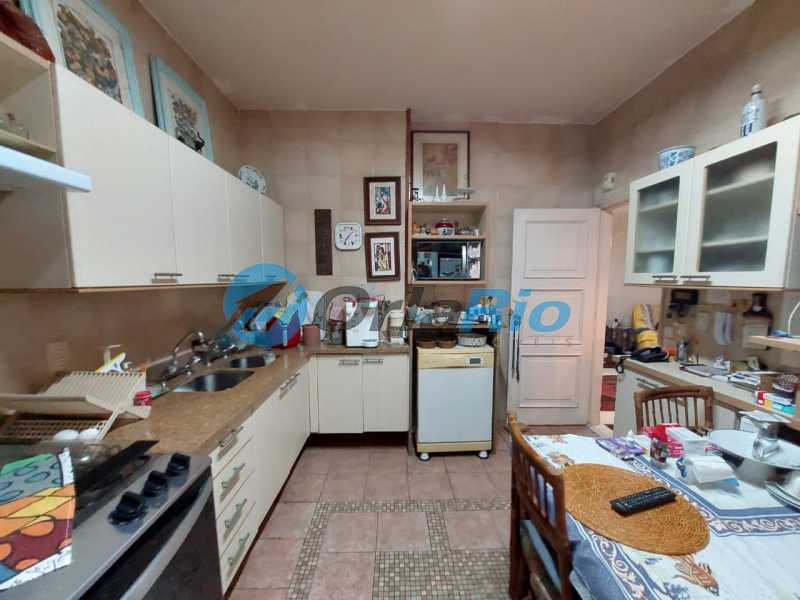 Apartamento à venda com 3 quartos, 178m² - Foto 25