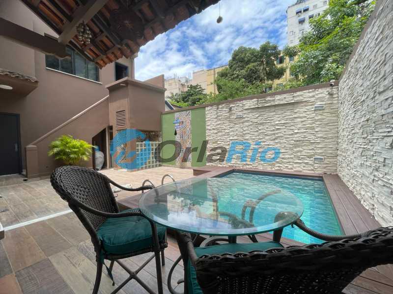 Casa à venda com 3 quartos, 211m² - Foto 1