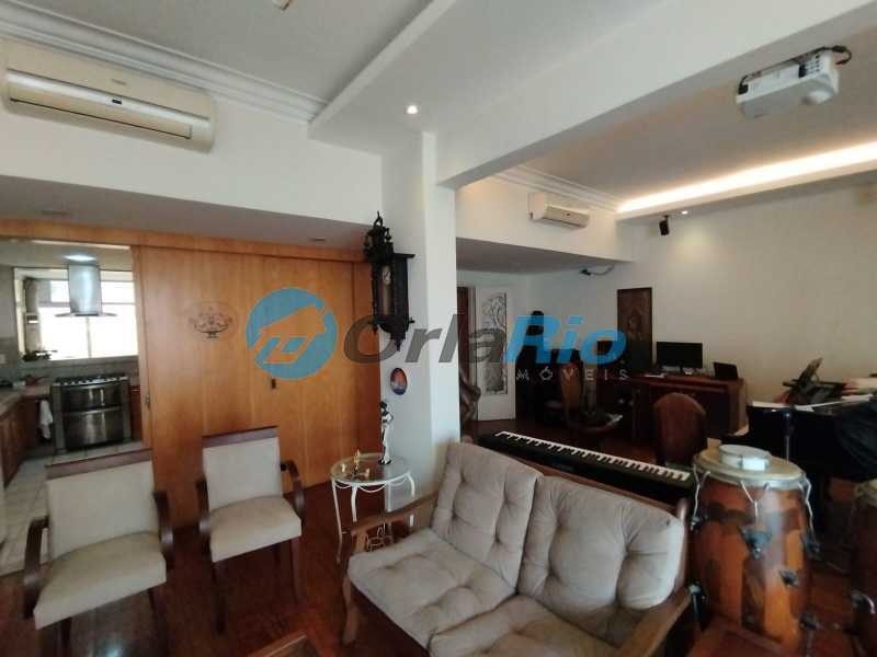 Apartamento à venda com 3 quartos, 190m² - Foto 2