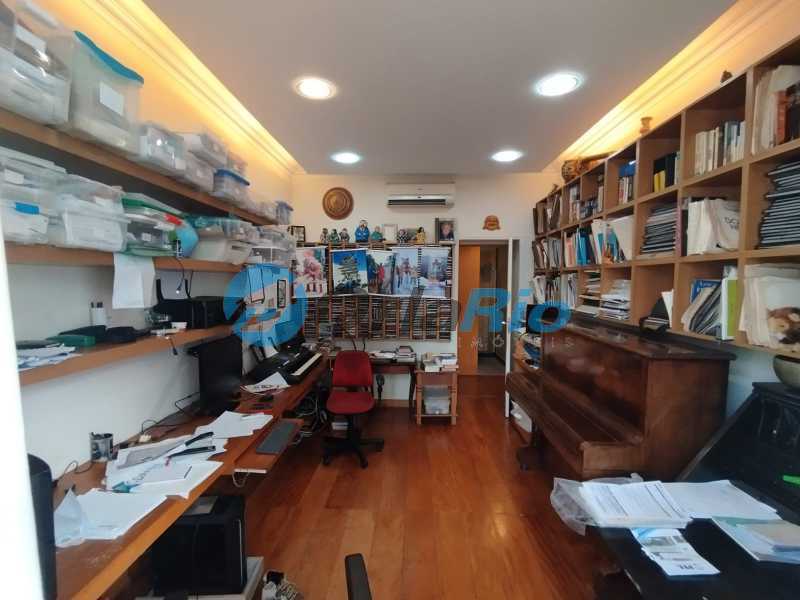 Apartamento à venda com 3 quartos, 190m² - Foto 22