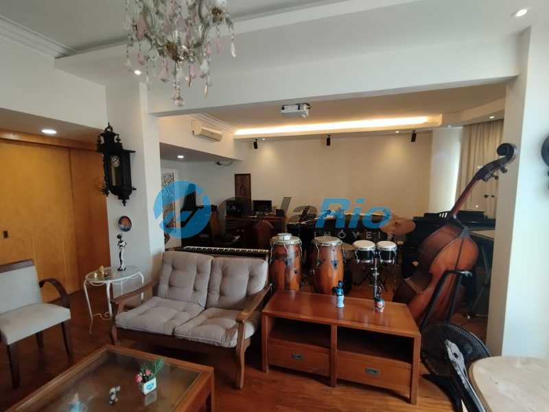Apartamento à venda com 3 quartos, 190m² - Foto 5