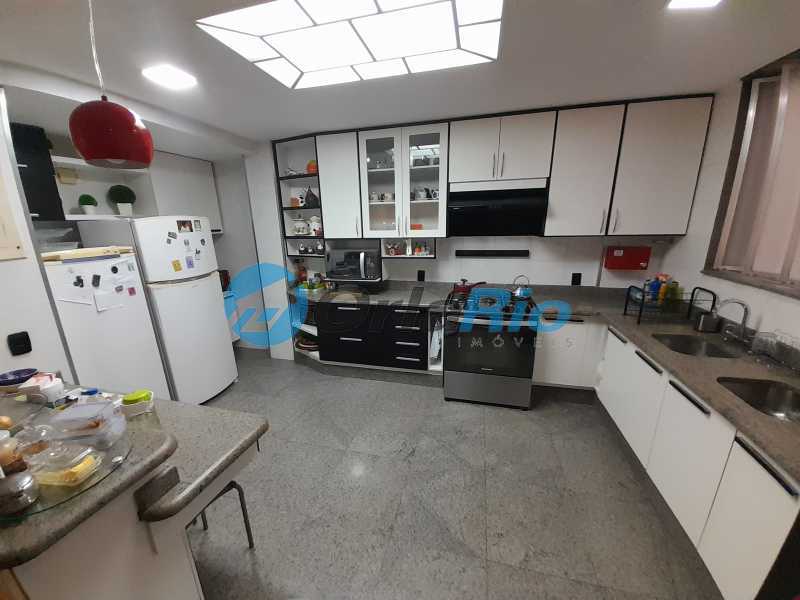 Apartamento à venda com 4 quartos, 230m² - Foto 22