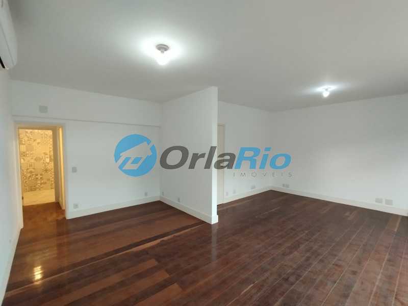 Apartamento à venda com 3 quartos, 150m² - Foto 3