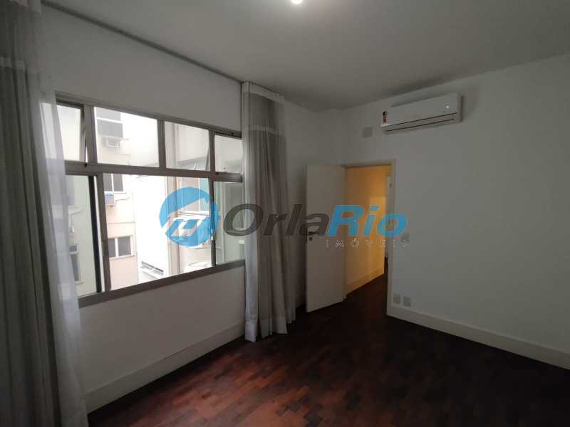 Apartamento à venda com 3 quartos, 150m² - Foto 11