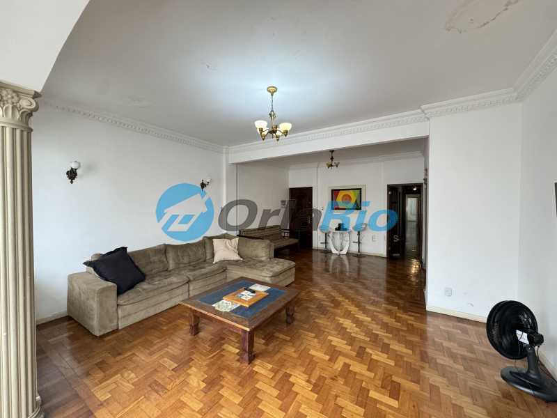 Apartamento à venda com 4 quartos, 165m² - Foto 2