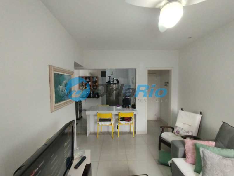 Apartamento à venda com 3 quartos, 70m² - Foto 2