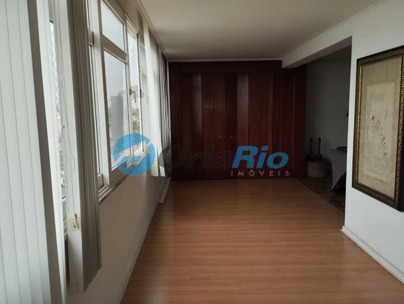 Apartamento à venda com 3 quartos, 330m² - Foto 3