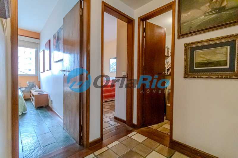 Apartamento à venda com 3 quartos, 137m² - Foto 13