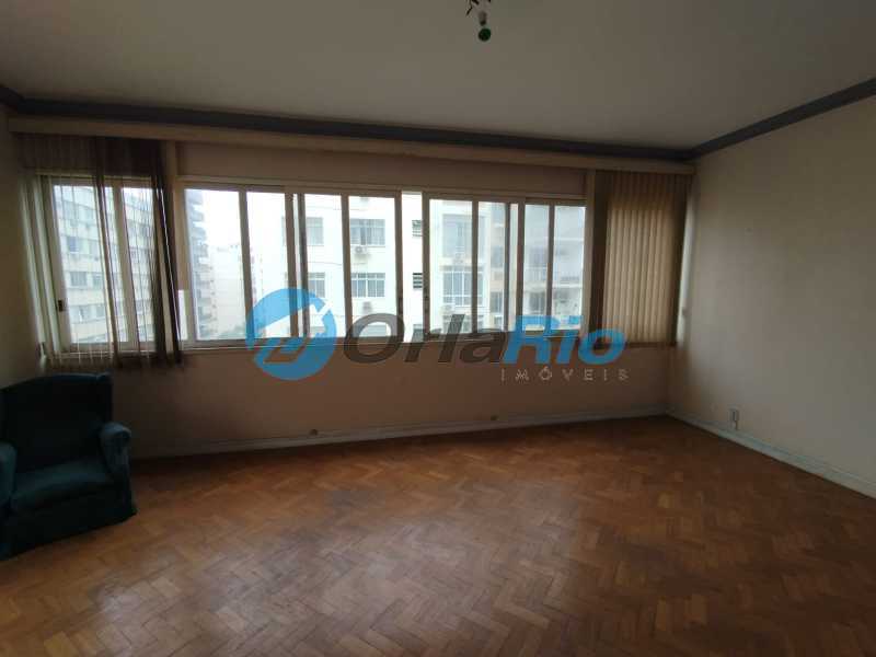 Apartamento à venda com 3 quartos, 194m² - Foto 2