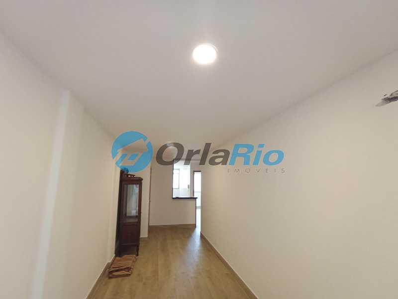 Apartamento à venda com 2 quartos, 67m² - Foto 4