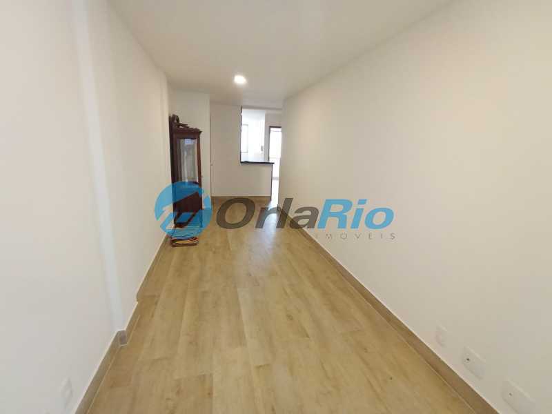 Apartamento à venda com 2 quartos, 67m² - Foto 2