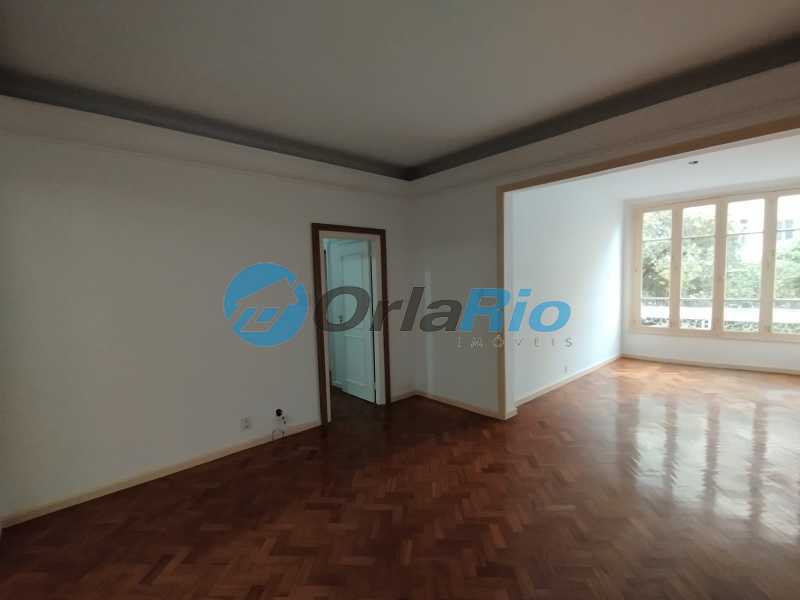 Apartamento à venda com 3 quartos, 156m² - Foto 4