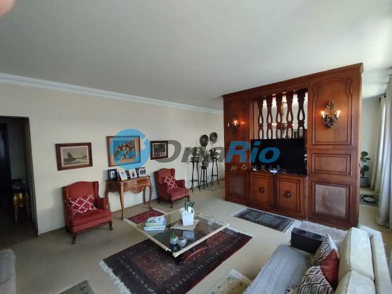 Apartamento à venda com 4 quartos, 191m² - Foto 2